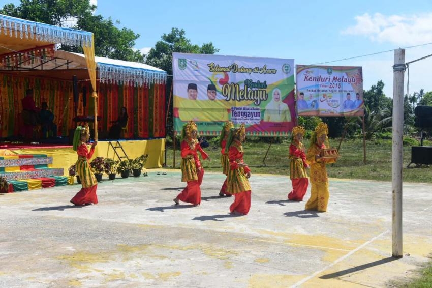 Penampilan tari persembahan